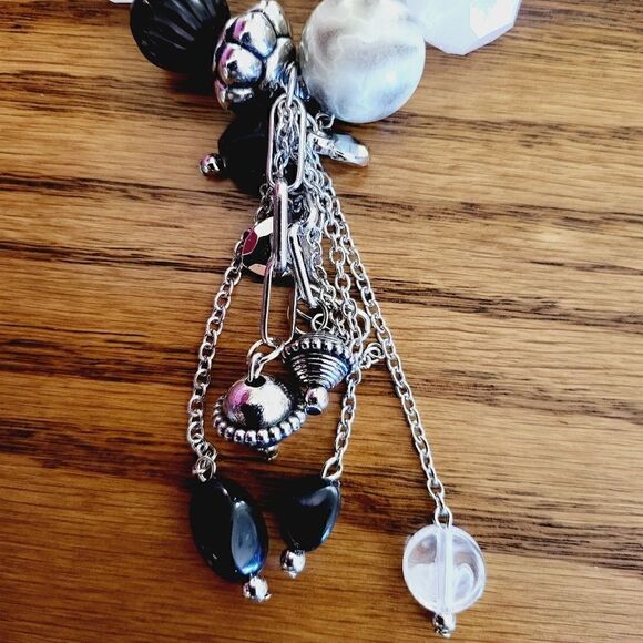 New stretchy band bracelet with dangle detail charms - Picture 5 of 5